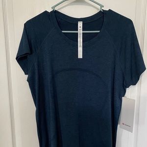 Lululemon Swiftly Tech Short Sleeve 2.0 size 14